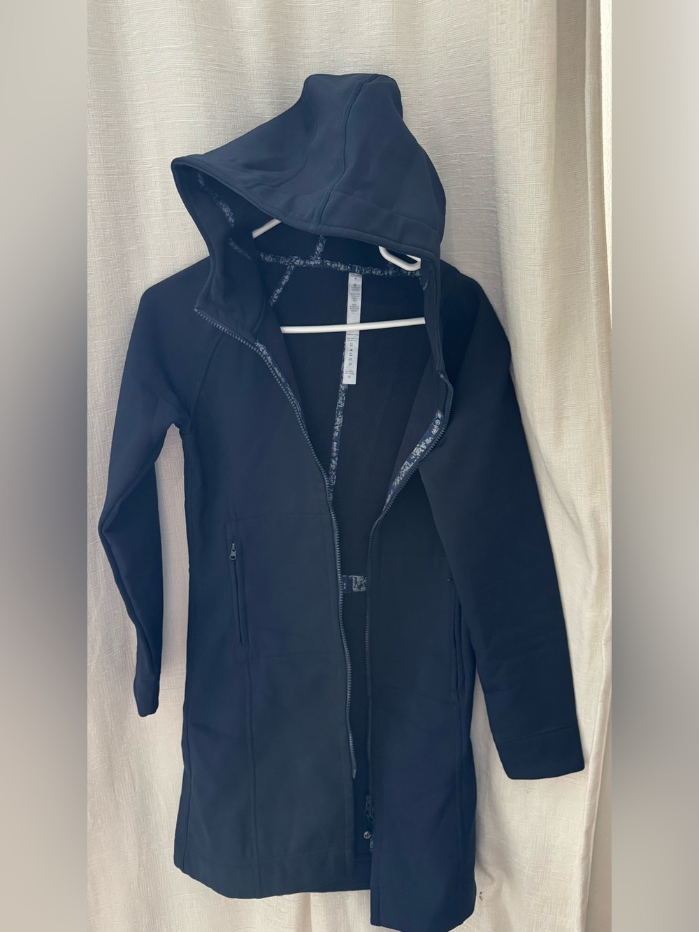 lululemon athletica Women’s Blue Jacket with Signature Logo Pull